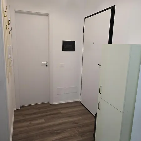 Διαμέρισμα Urban Hideout Τίρανα